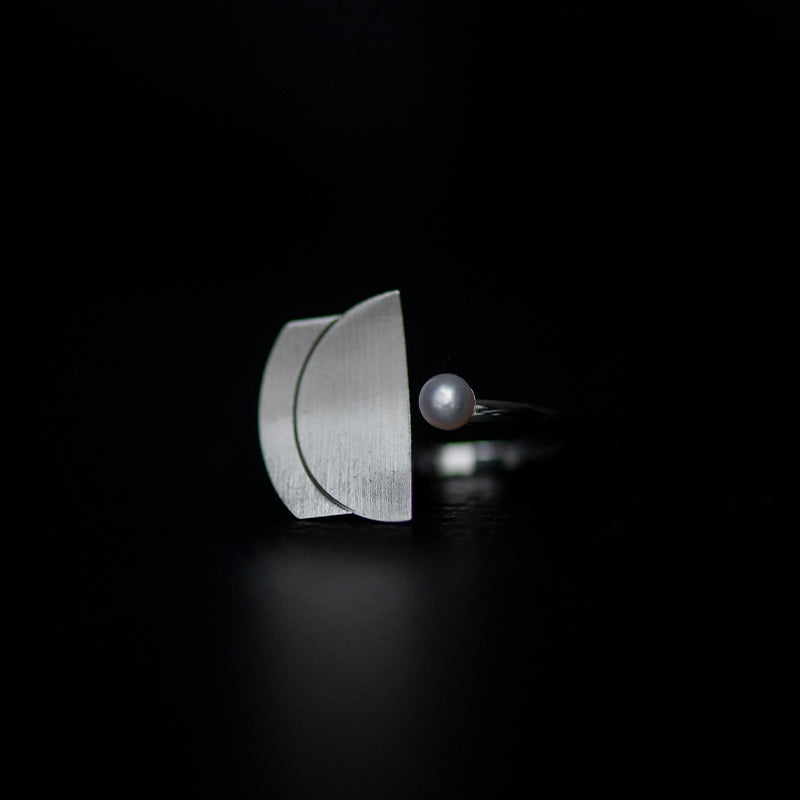 DELPHI PEARL RING