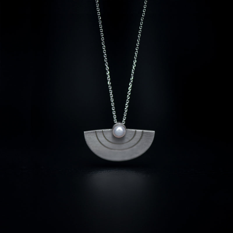 DODONI PEARL NECKLACE