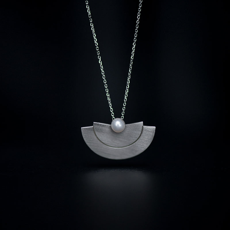 EPIDAUROS PEARL NECKLACE